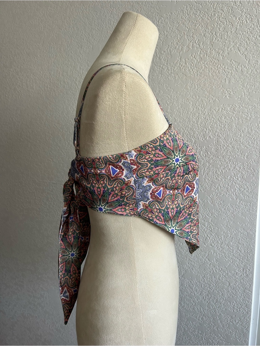 House of Harlow 1960 Y2K Aesthetic Colorful Kaleidoscope Boho Paisley Scarf Top - Picture 2 of 5